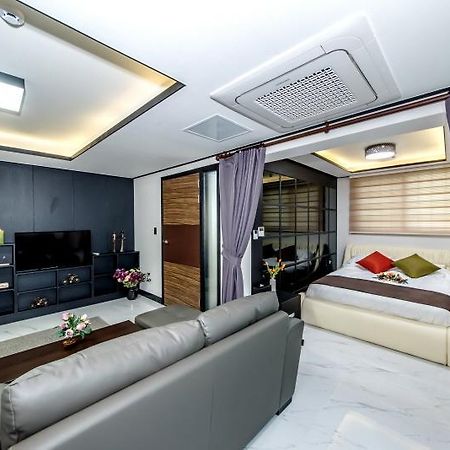 Jeju Skyhill Pension Сеогвипо Екстериор снимка