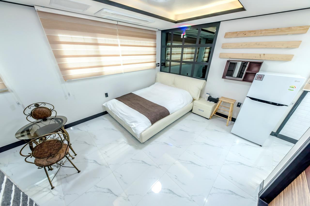 Jeju Skyhill Pension Сеогвипо Екстериор снимка