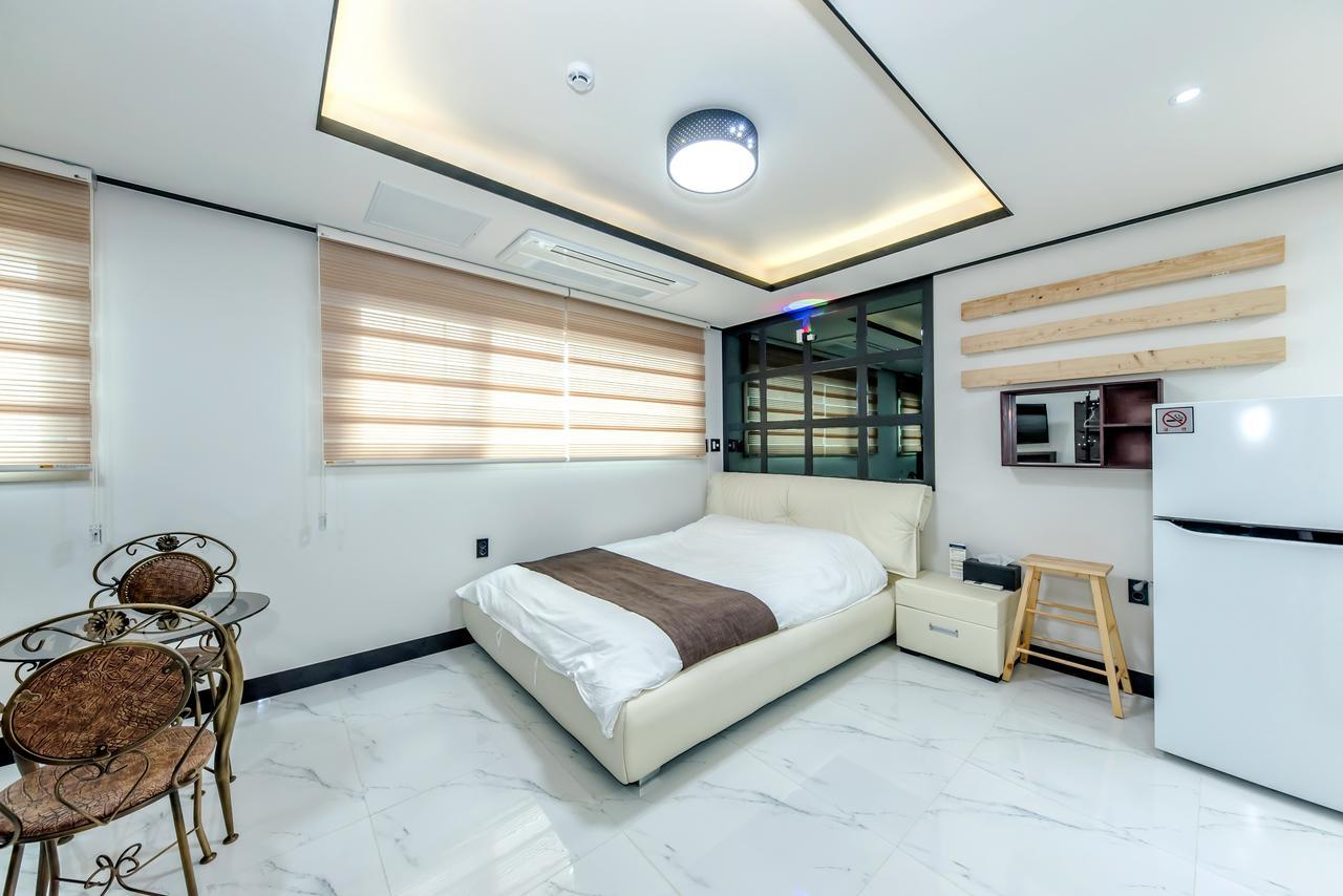 Jeju Skyhill Pension Сеогвипо Екстериор снимка