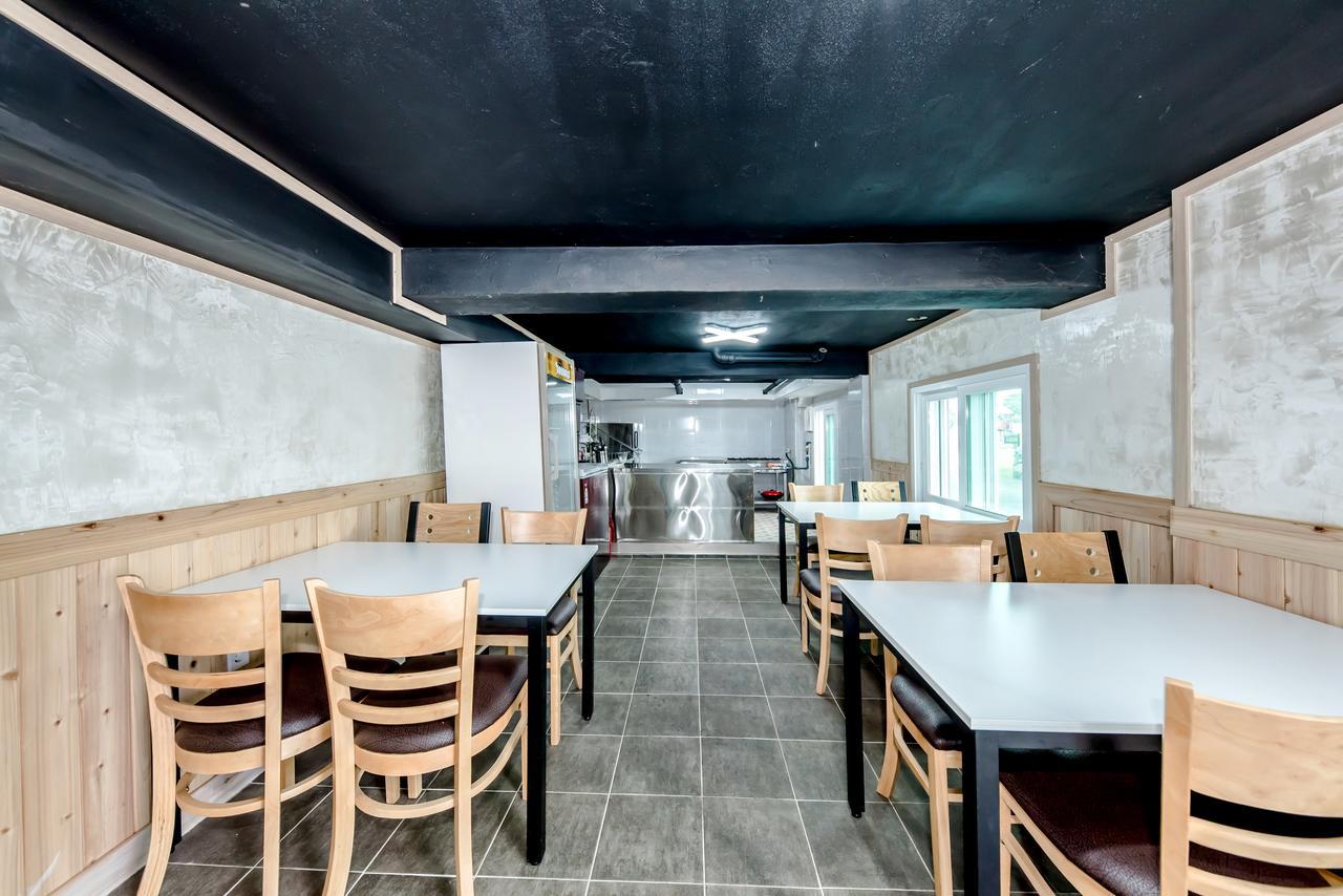 Jeju Skyhill Pension Сеогвипо Екстериор снимка