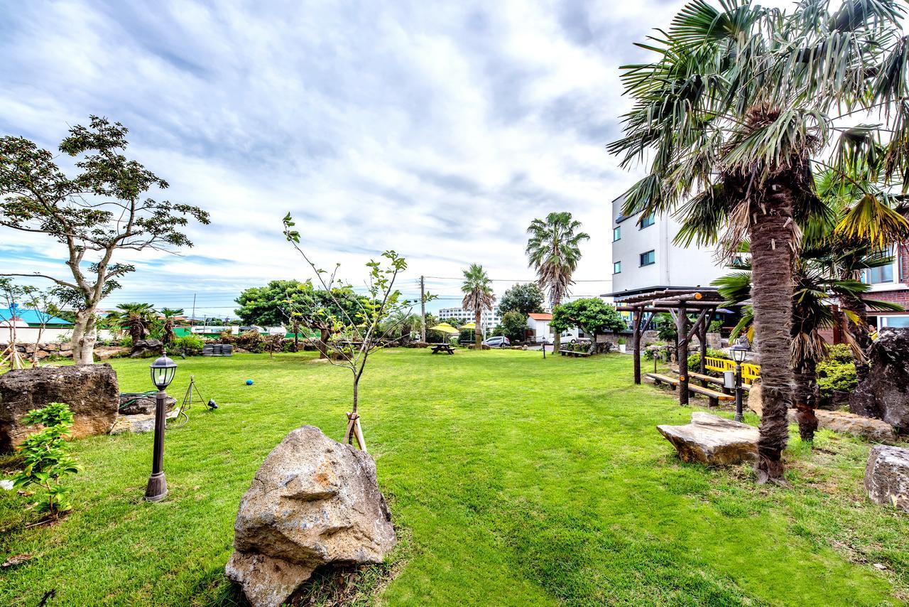 Jeju Skyhill Pension Сеогвипо Екстериор снимка